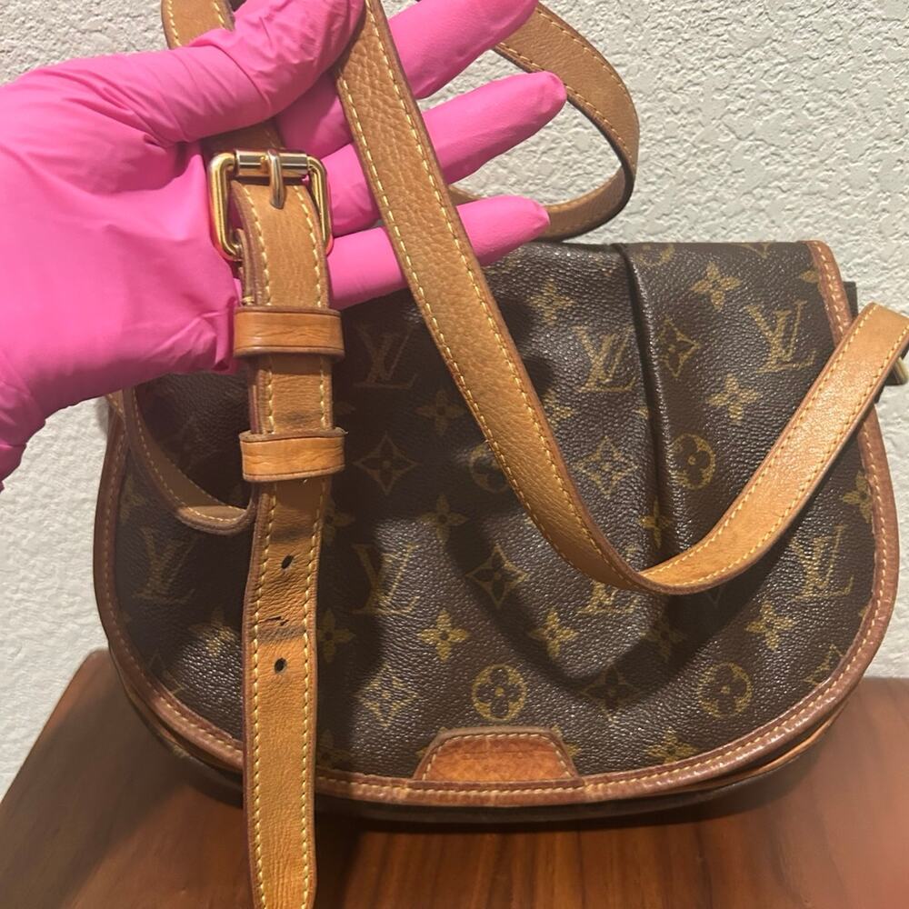 Louis Vuitton Monogram Menilmontant PM Crossbody Flap Bag with COA - Picture 9 of 15